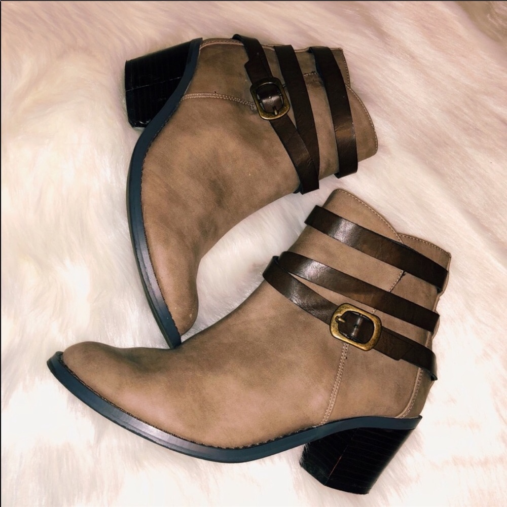 Fall booties ❤️ - Picture 2 of 6